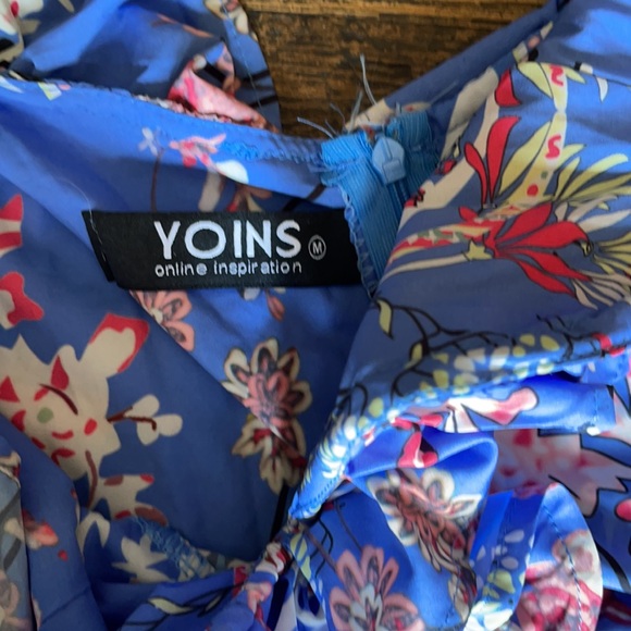 Pretty dress! - Picture 3 of 6